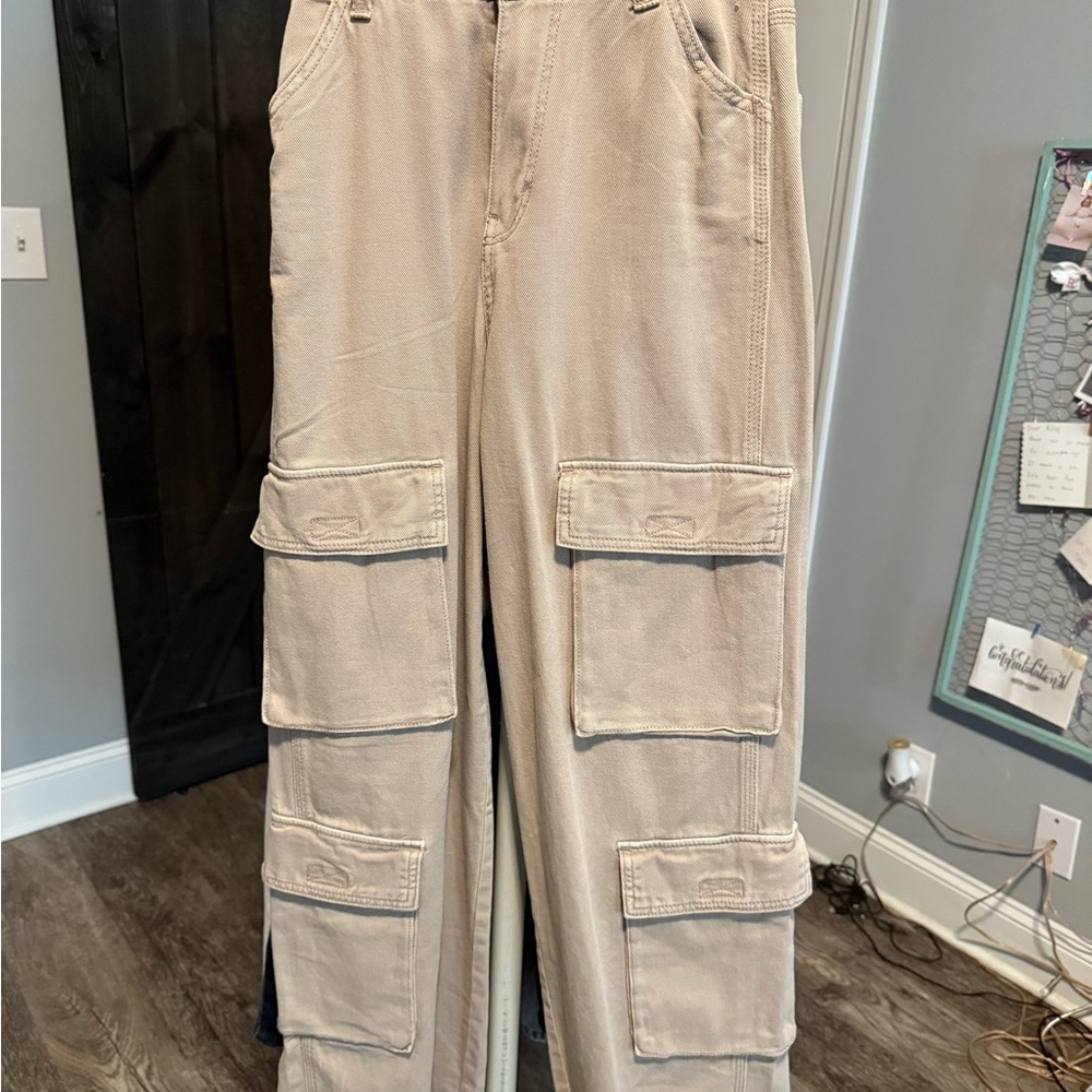 H&M Tan Cargo Pants with Durable Design
